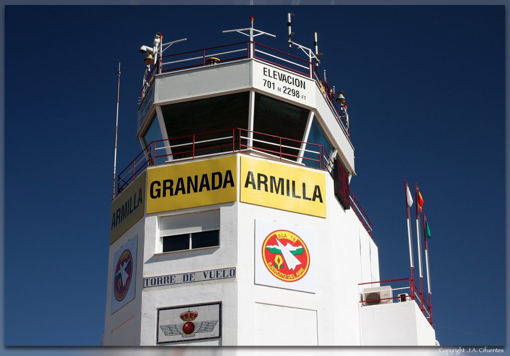 Torre de control de la Base Aérea de Armilla.