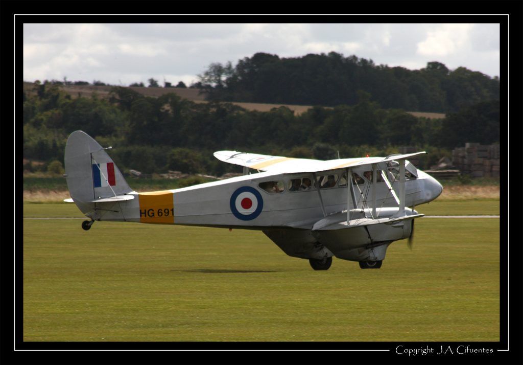 De Havilland DH.89A Dragon Rapide (HG691).