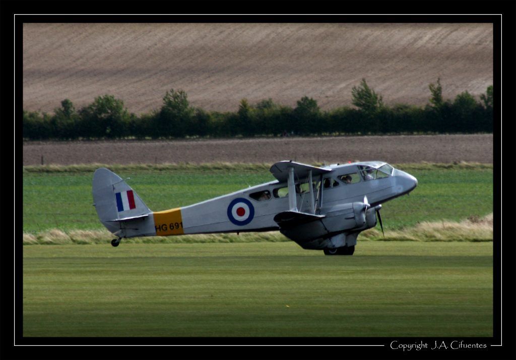 De Havilland DH.89A Dragon Rapide (HG691). 