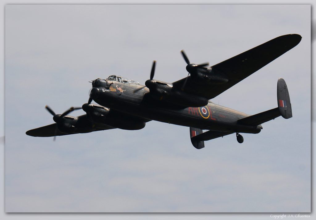 Avro Lancaster de la RAF.