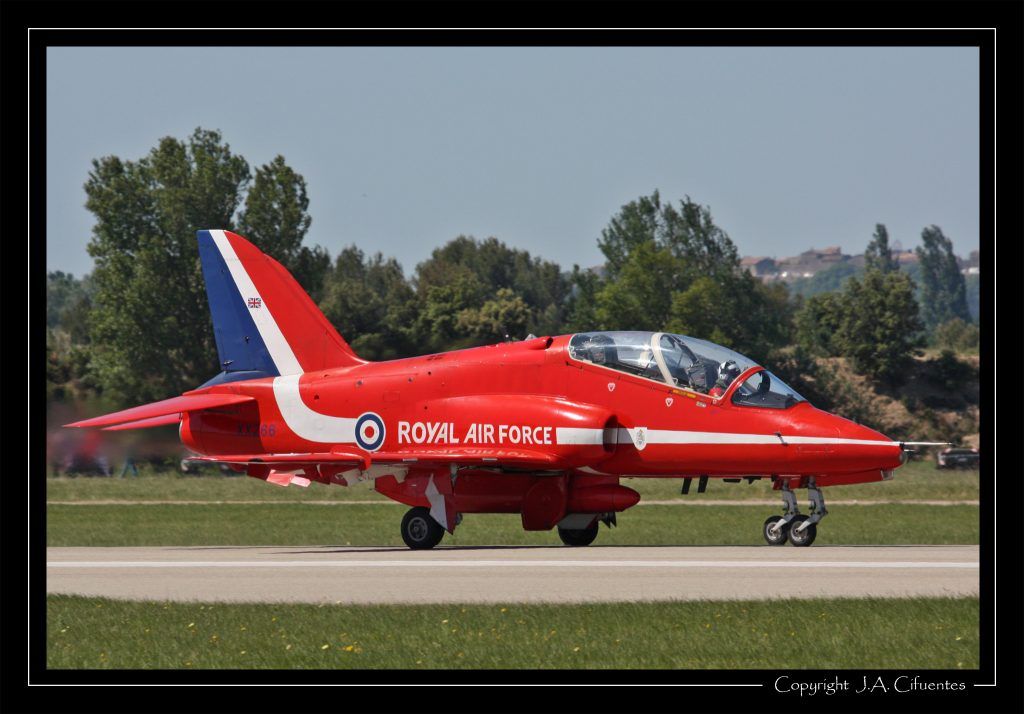 British Aerospace Hawk "Red Arrows" - Royal Air Force.