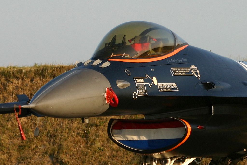 Lockheed-Martin F-16 Fighting Falcon solo display Team (Holanda).