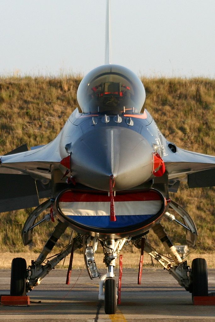 Lockheed-Martin F-16 Fighting Falcon solo display Team (Holanda).