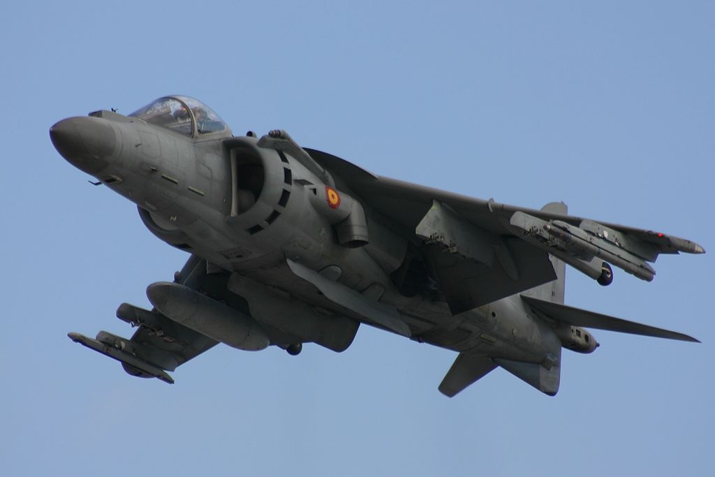 McDonnell Douglas AV-8B Harrier de la Armada Española.