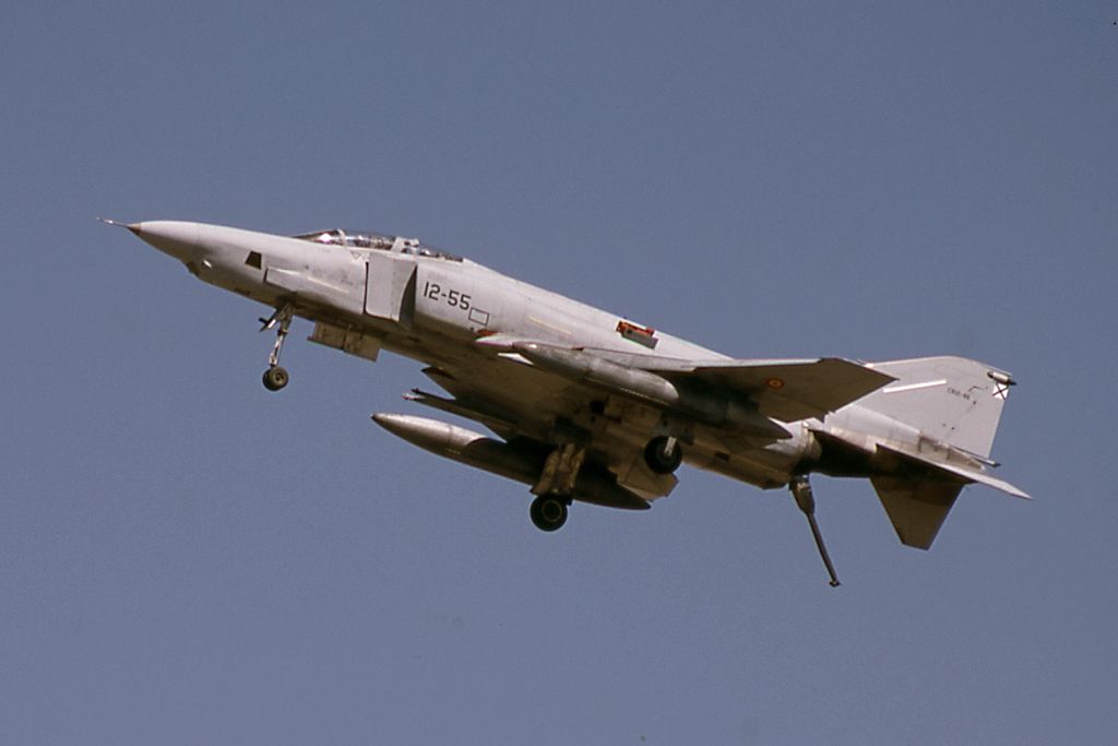 McDonnell Douglas RF-4C Phantom II (CR.12-46 / 12-55) del Ala 12 del Ejército del Aire.