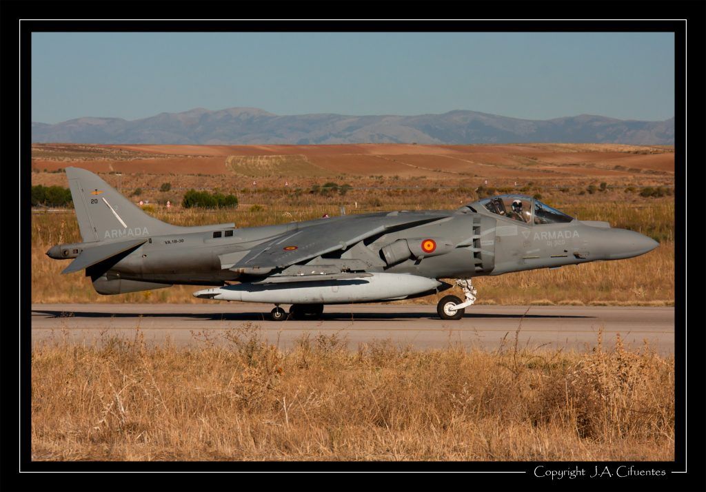 McDonnell Douglas AV-8B Harrier II de la Novena Escuadrilla de la Armada.