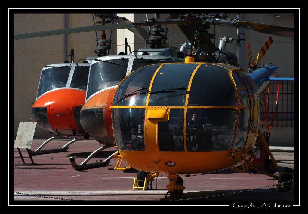 Aerospatiale SA.319B Alouette III y Agusta Bell AB-205.