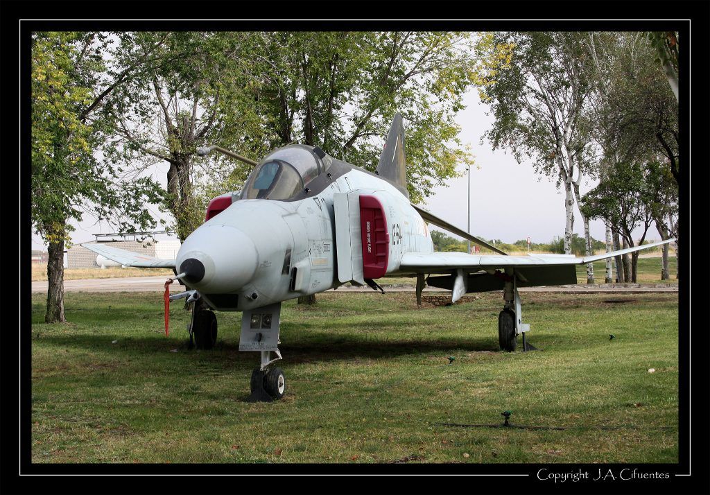 McDonnel Douglas RF-4C "Phantom" del Ejercito del Aire preservado en la Base Aérea de Torrejón de Ardoz