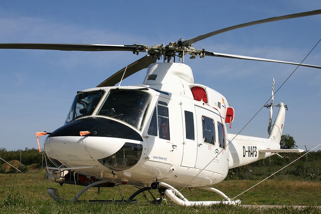 Agusta AB412 (D-HAFS) en Santa Elena