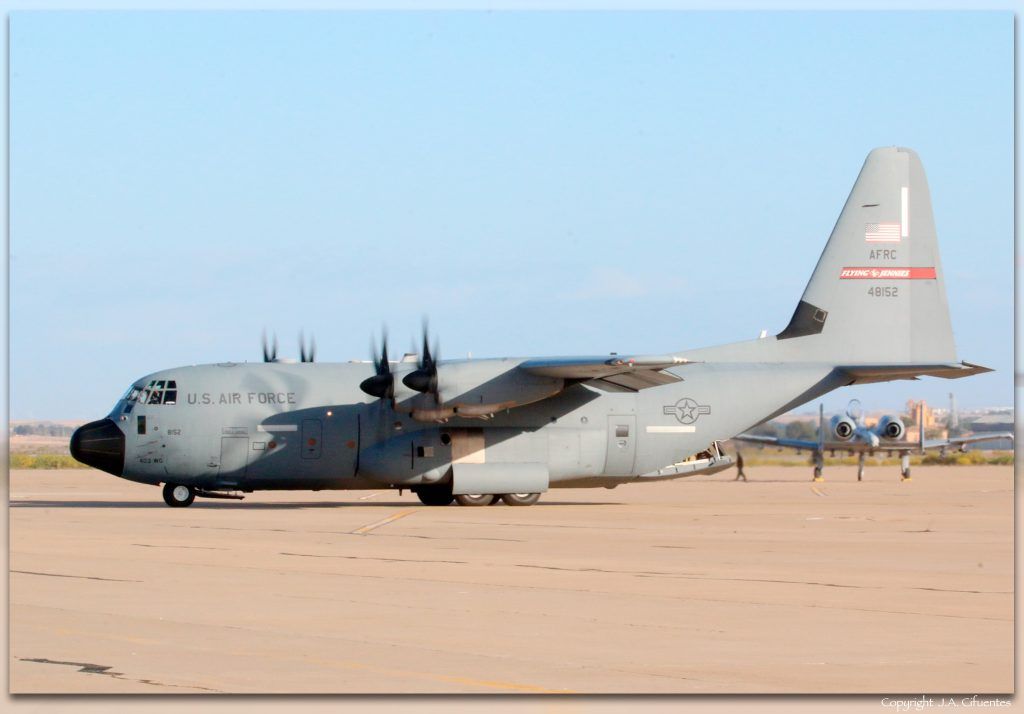 Lockheed Martin C-130J Super Hercules del Air Force Reserve Command - USAF.
