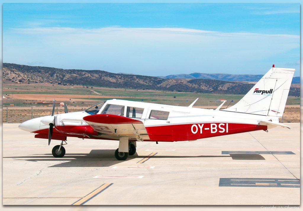 Piper PA-34-200 Seneca (OY-BSI) de Airpull Aviation.
