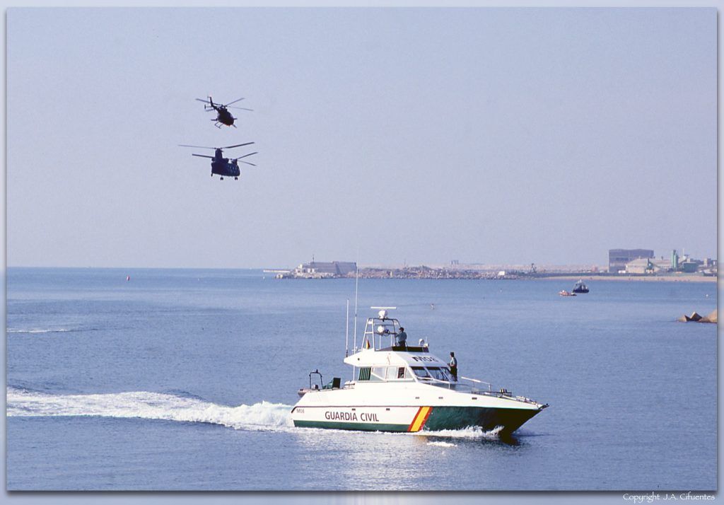 Rodman-55M "M08" de la Guardia Civil, Boeing CH-47D Chinook y MBB Bö-105 de las FAMET.