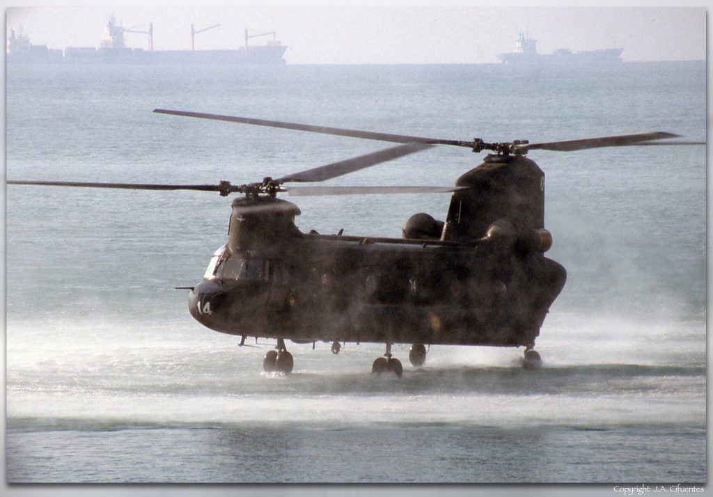 Boeing CH-47D Chinook de las FAMET.