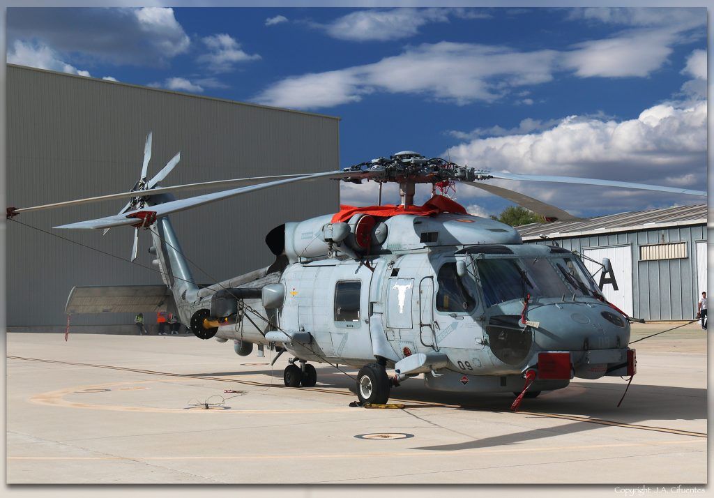 Sikorsky SH-60B Block I LAMPS III de la 10ª Escuadrilla de la Armada.