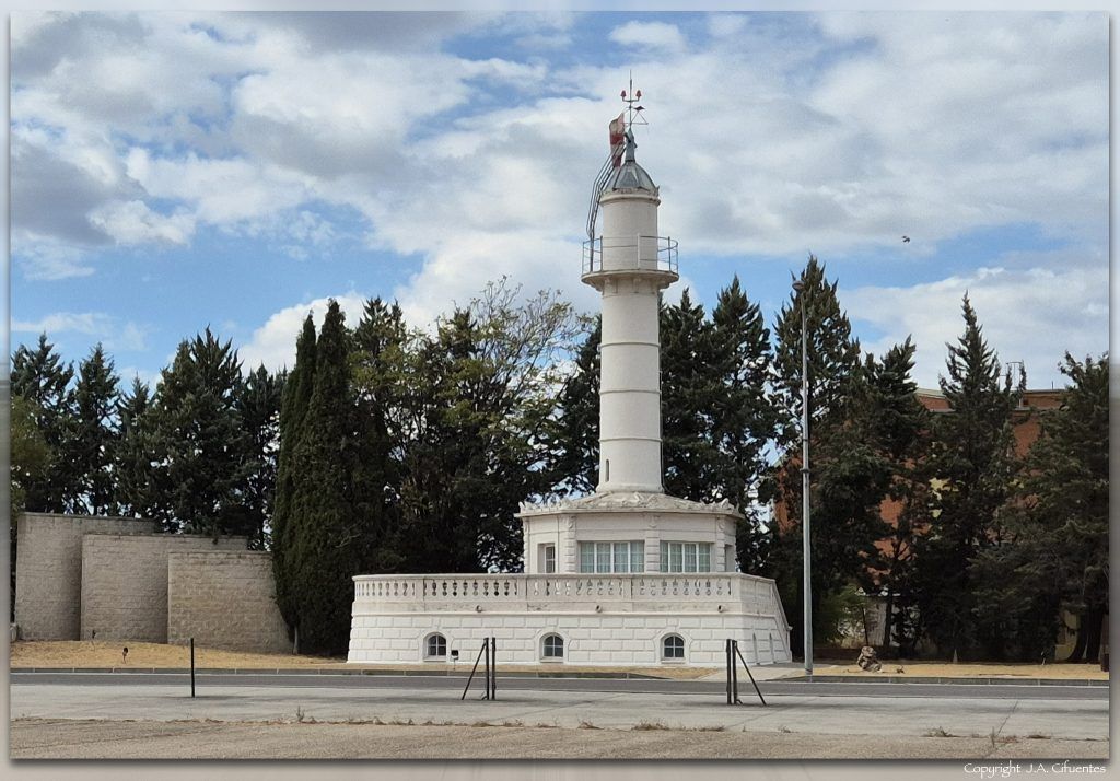 Torre de control histórica de Cuatro Vientos, la más antigua de España.